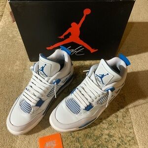 Nike Air Jordan Men's White and Blue Sneakers